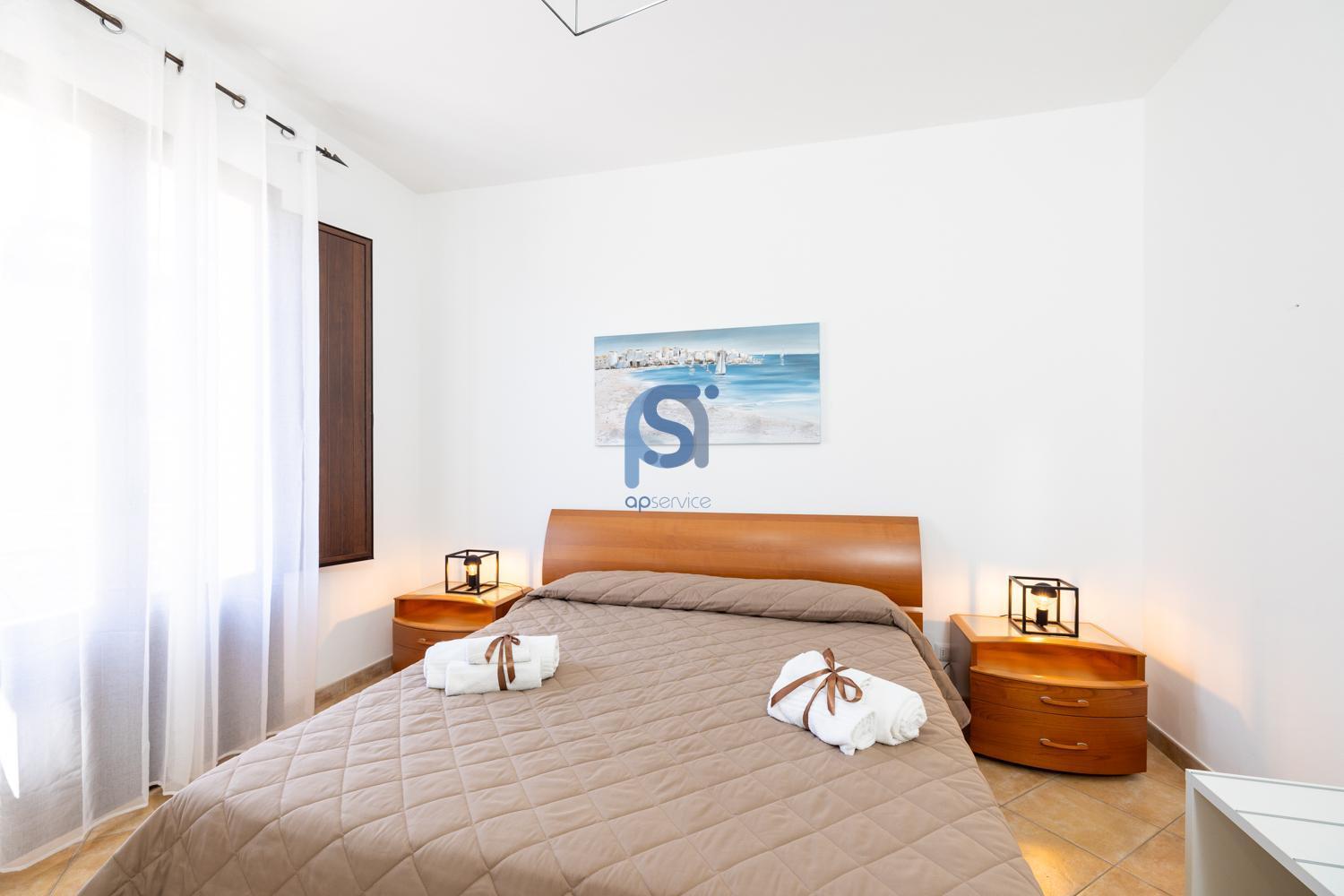 Ni Ni Apartments 체팔루 외부 사진