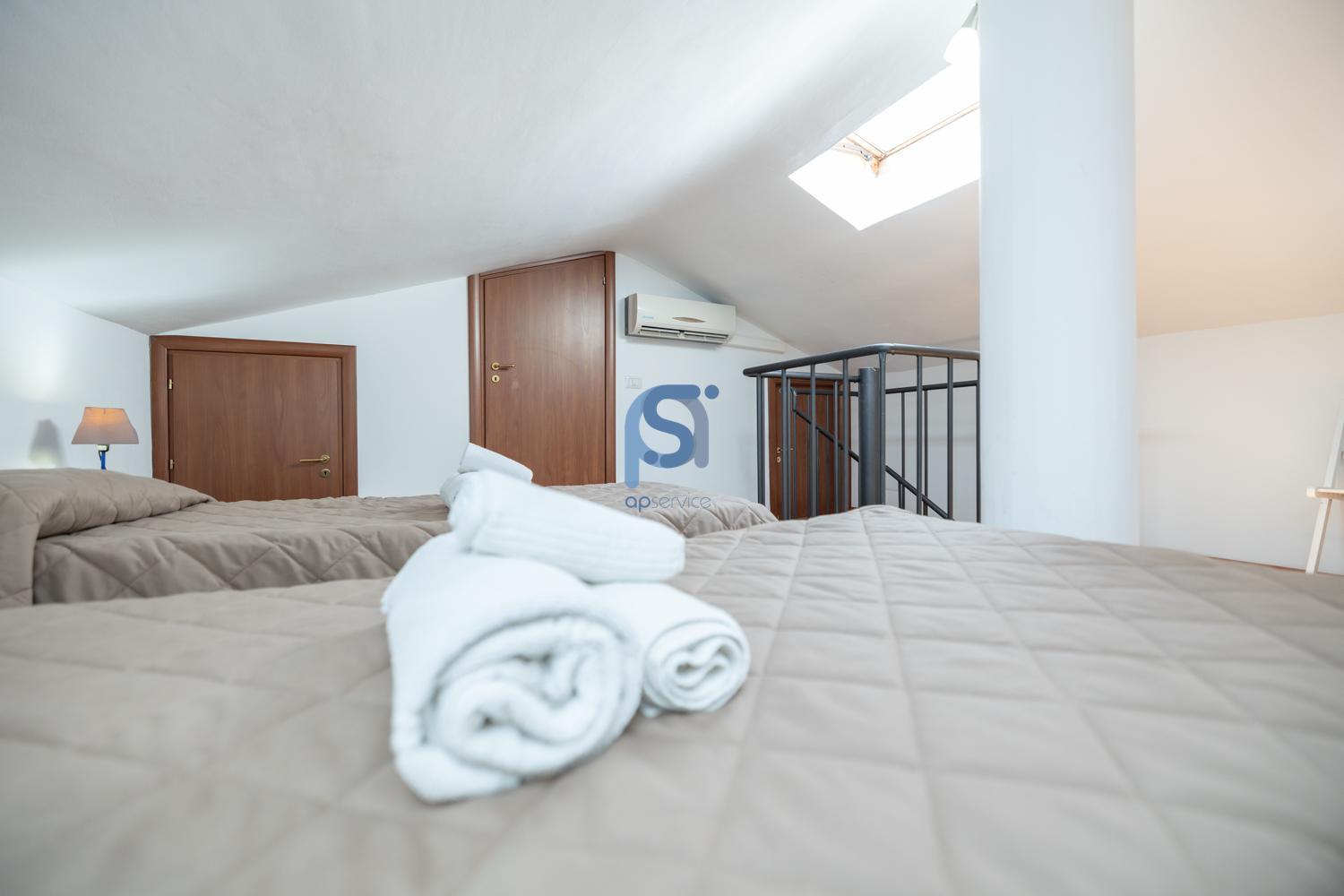 Ni Ni Apartments 체팔루 외부 사진