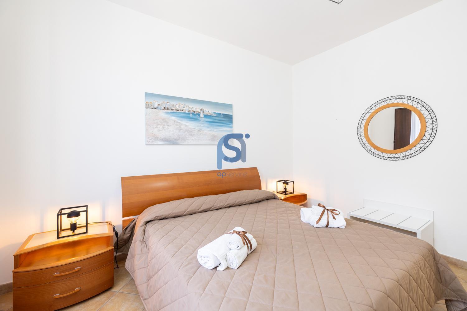 Ni Ni Apartments 체팔루 외부 사진