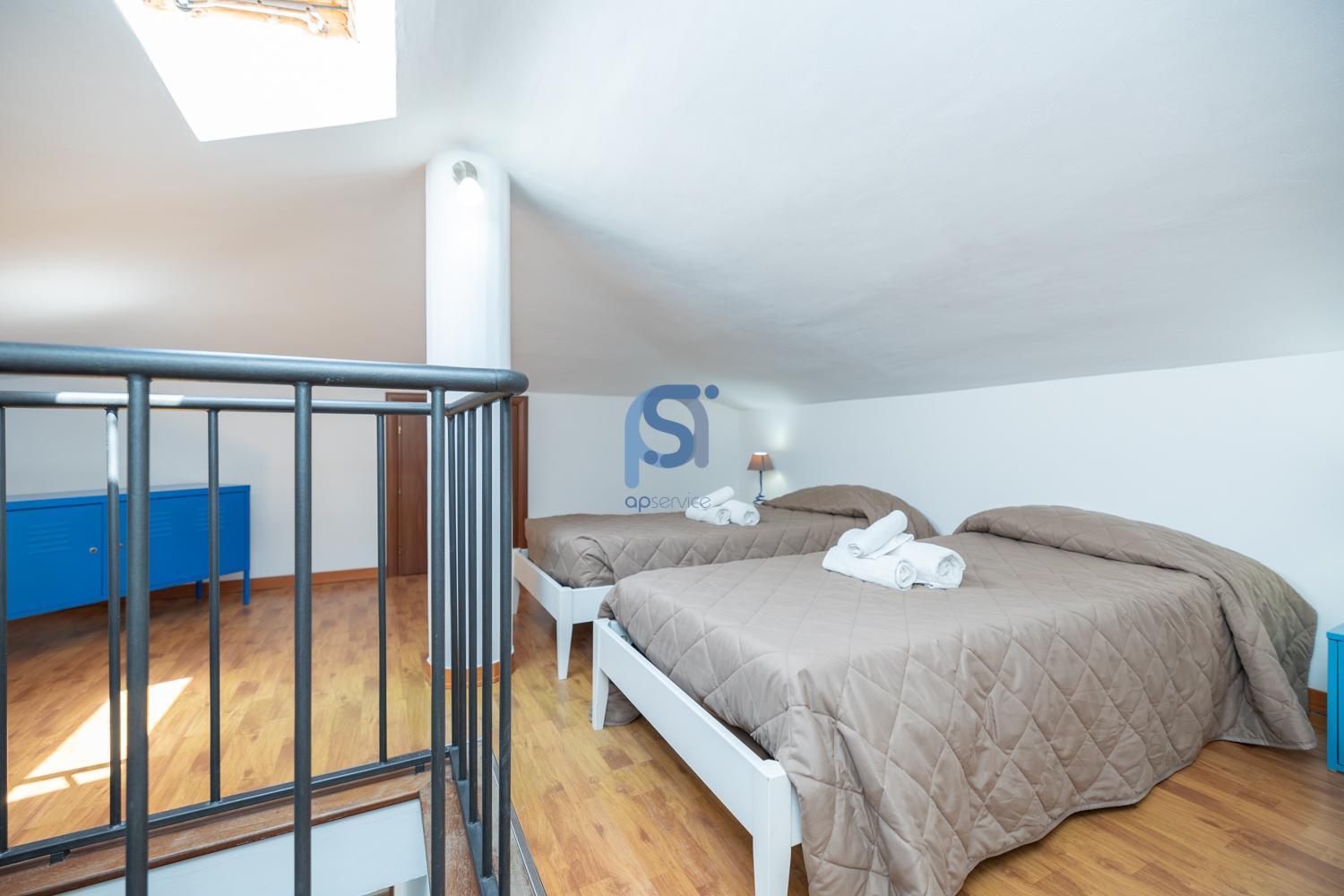 Ni Ni Apartments 체팔루 외부 사진