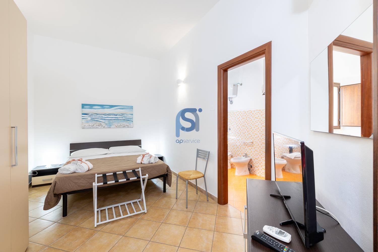Ni Ni Apartments 체팔루 외부 사진
