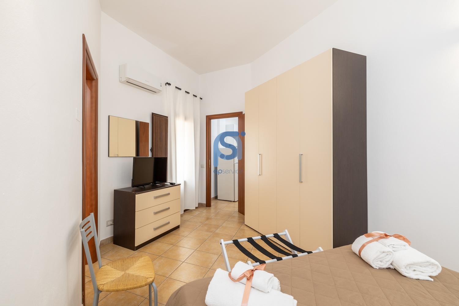Ni Ni Apartments 체팔루 외부 사진