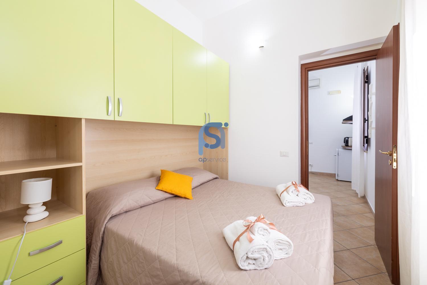 Ni Ni Apartments 체팔루 외부 사진