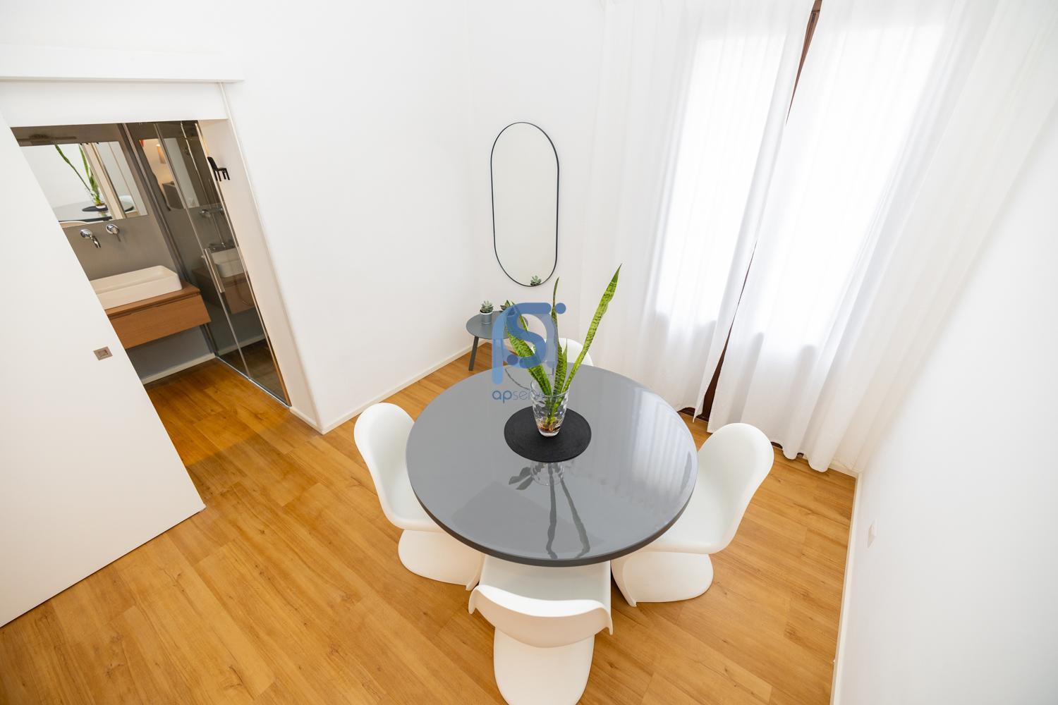 Ni Ni Apartments 체팔루 외부 사진