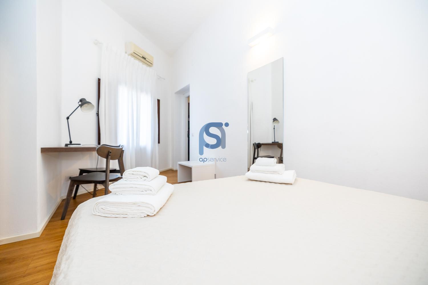 Ni Ni Apartments 체팔루 외부 사진